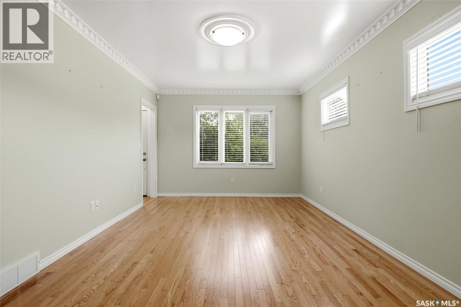 303 College AVENUE - photo 4