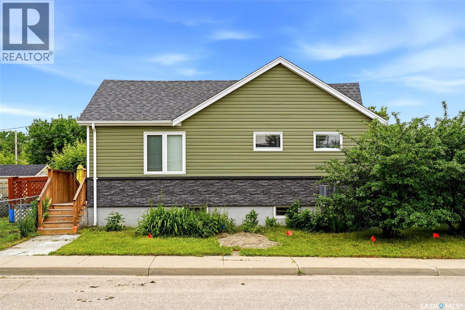 303 College AVENUE — photo 41