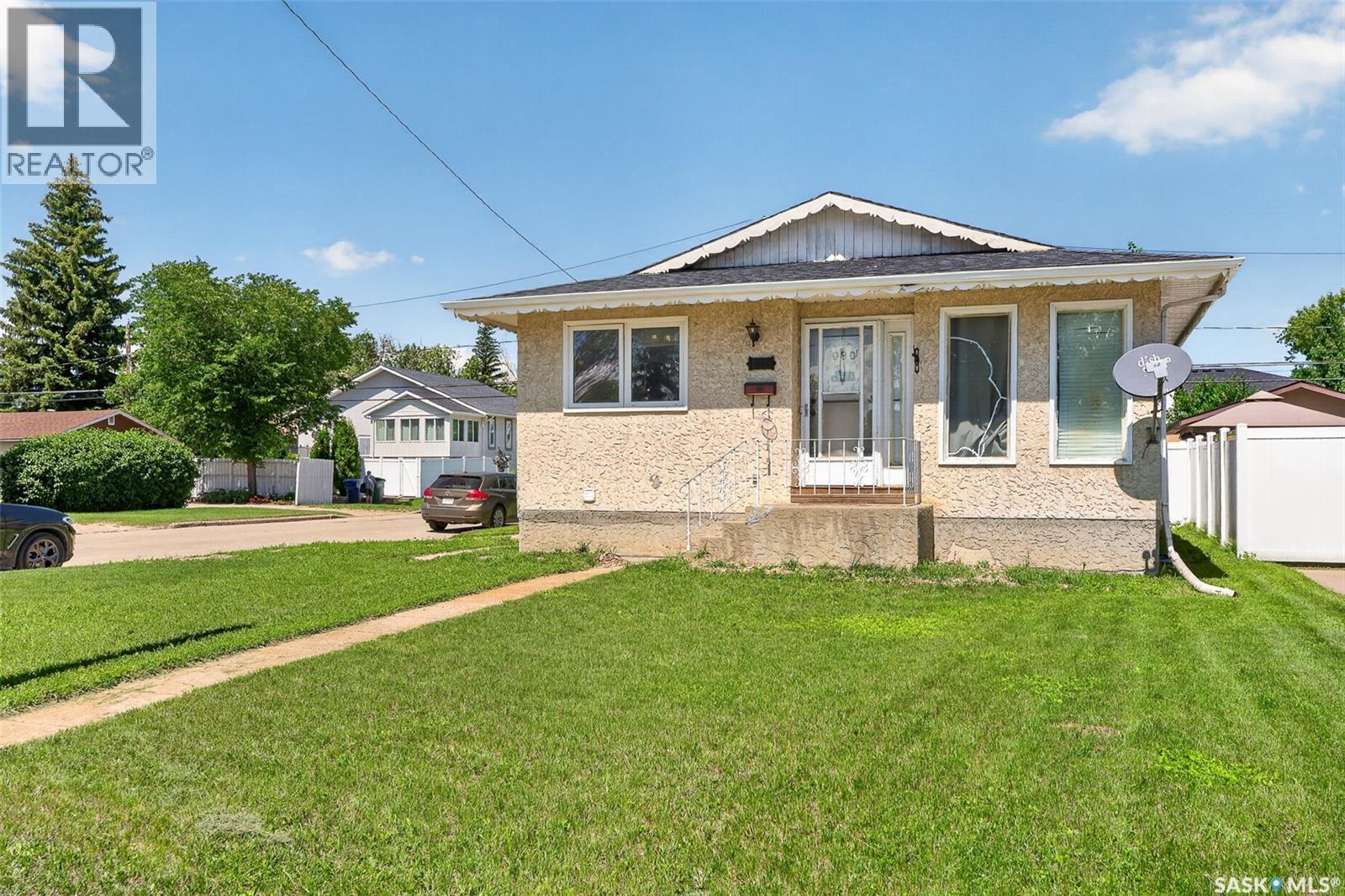 980 Brown STREET - 1