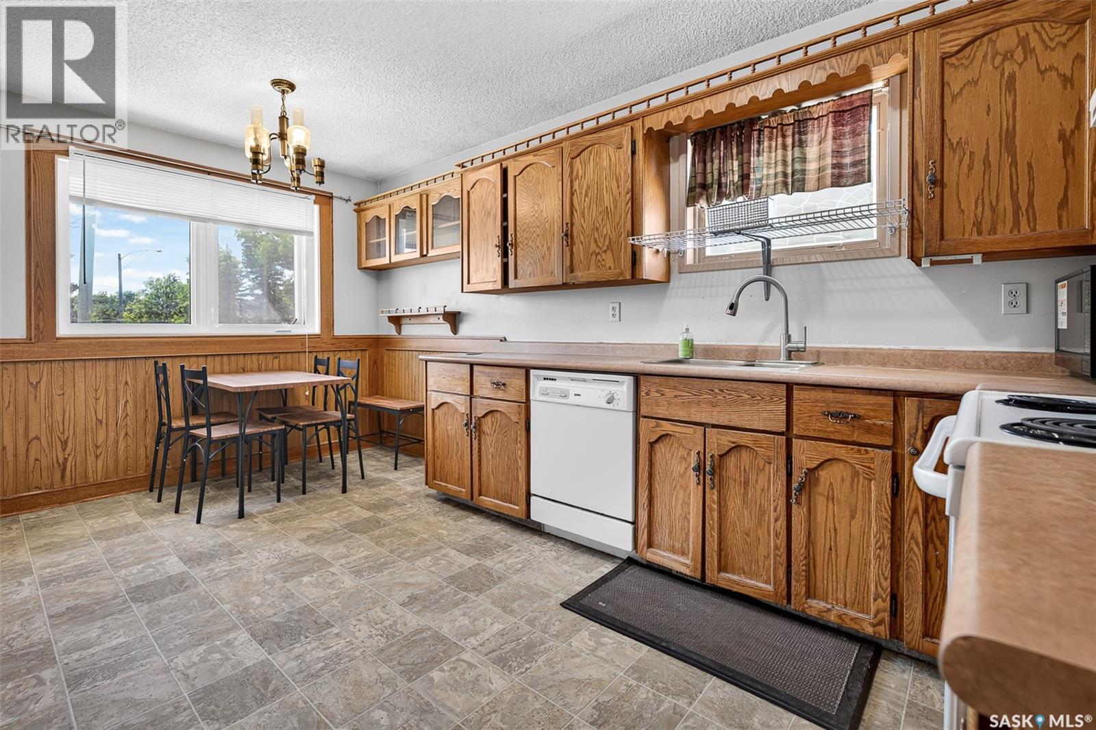 980 Brown STREET - 10