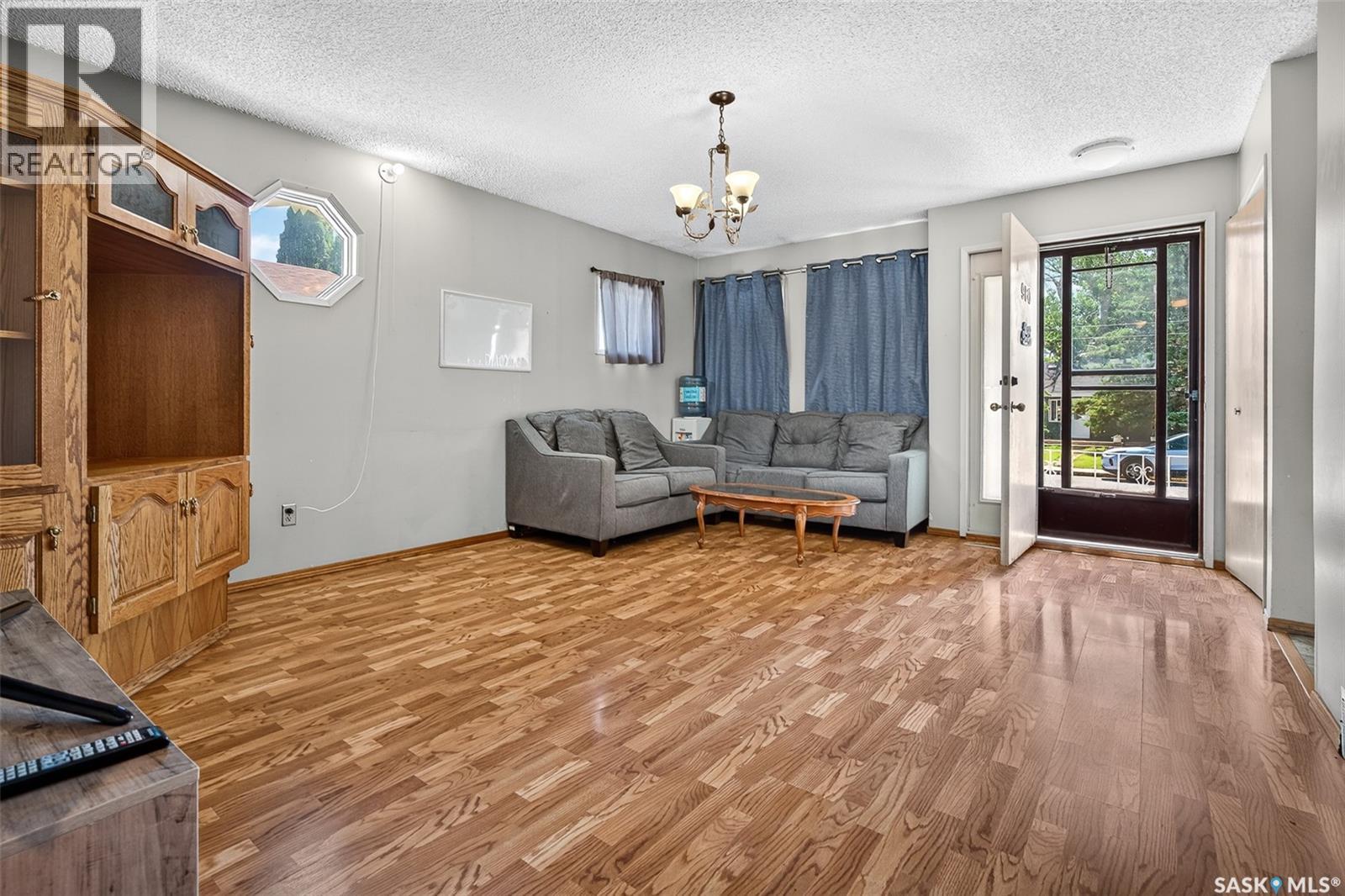 980 Brown STREET - 2