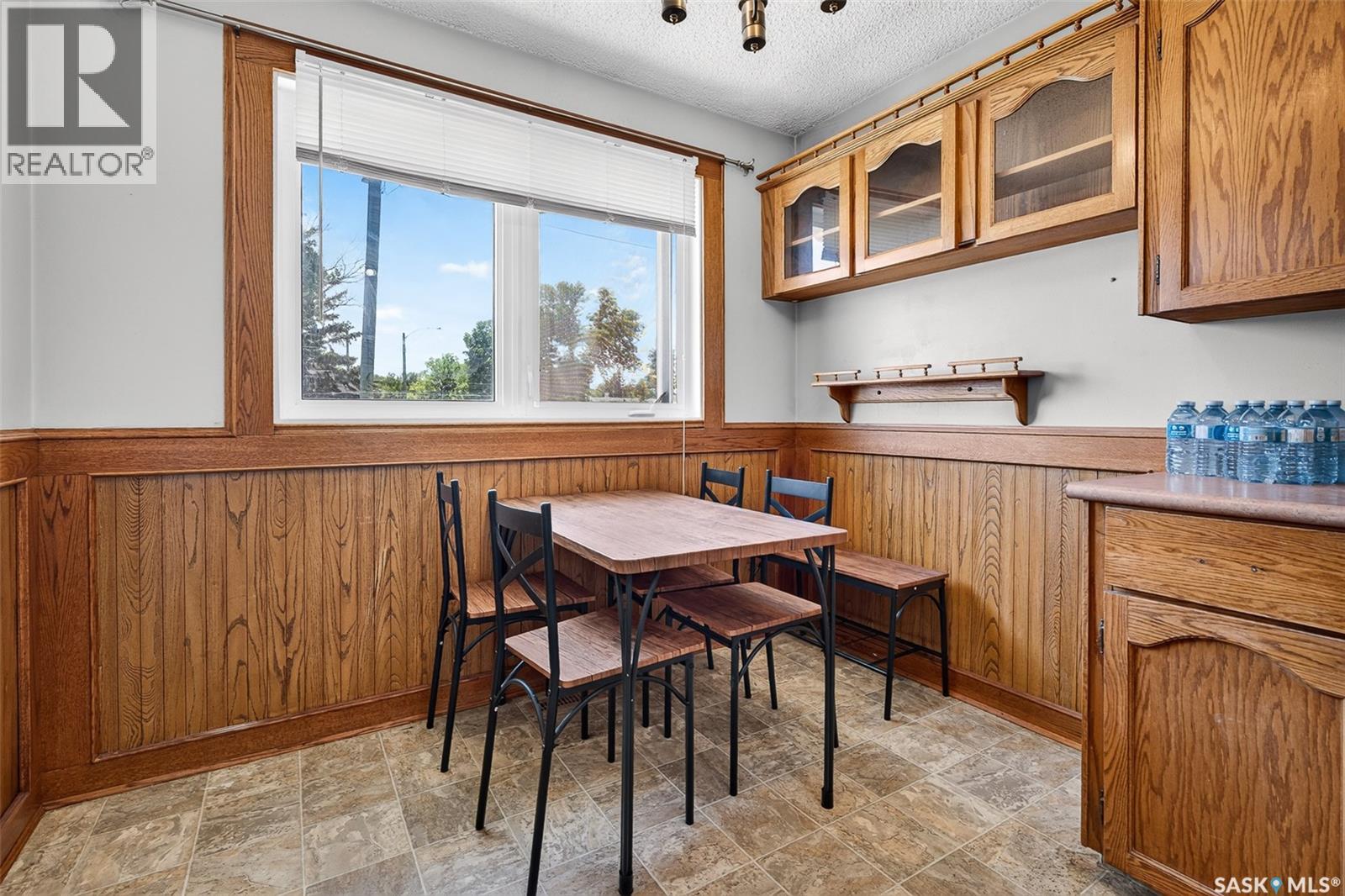 980 Brown STREET - 7