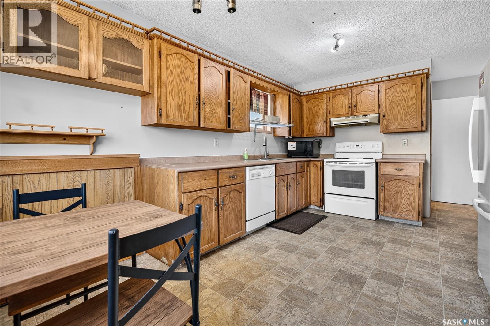 980 Brown STREET - 8