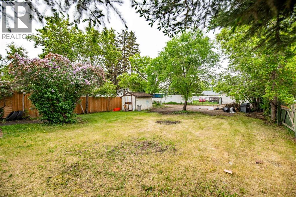 5504 58A Street - 26