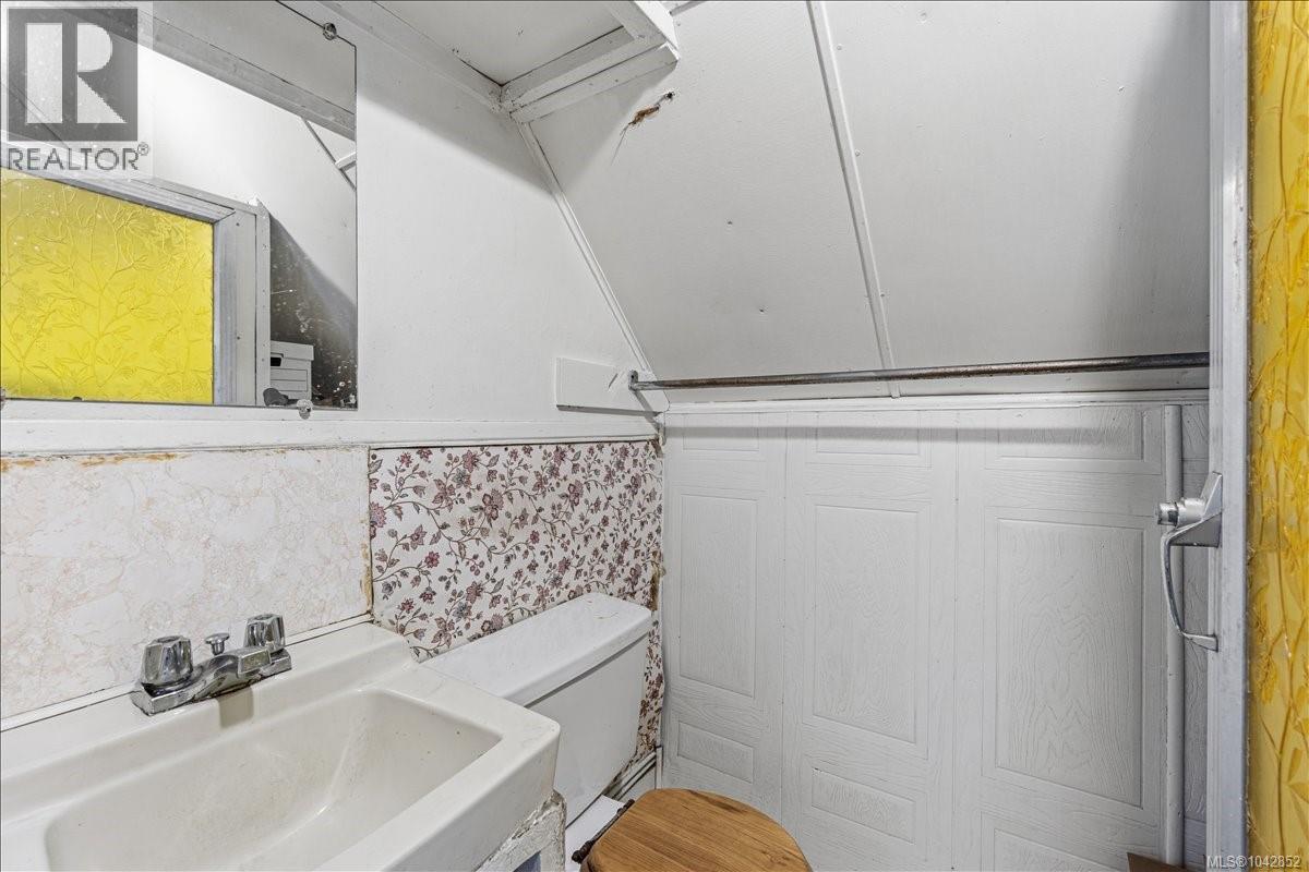 133 Milton St - 42