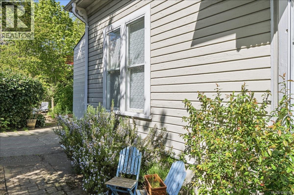 133 Milton St - 50