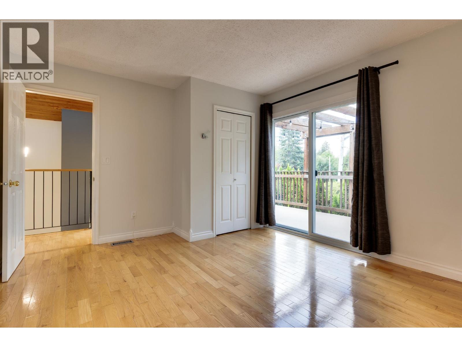 5920 RIVERDALE CRESCENT - 20