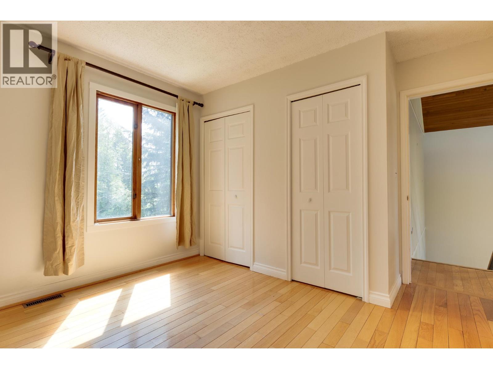5920 RIVERDALE CRESCENT - 24
