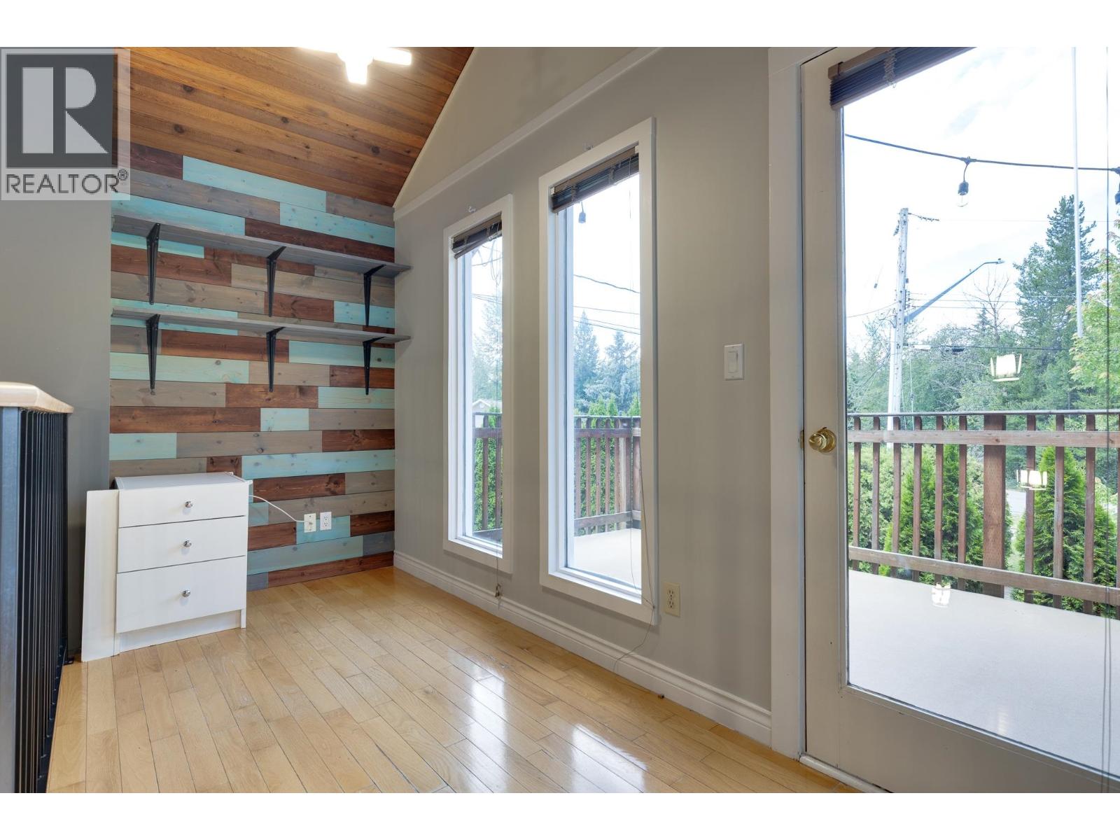 5920 RIVERDALE CRESCENT - 28