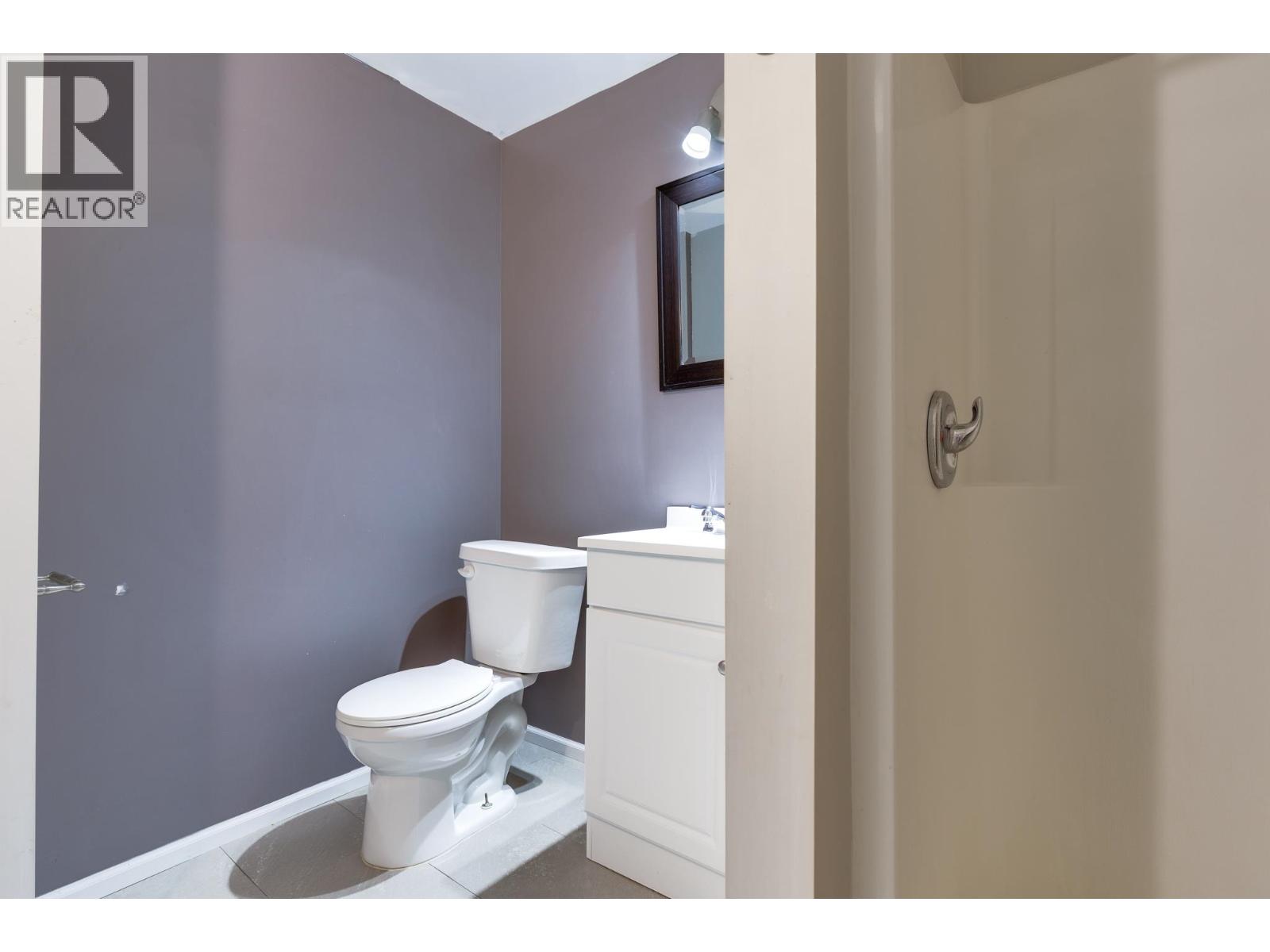 5920 RIVERDALE CRESCENT - 34