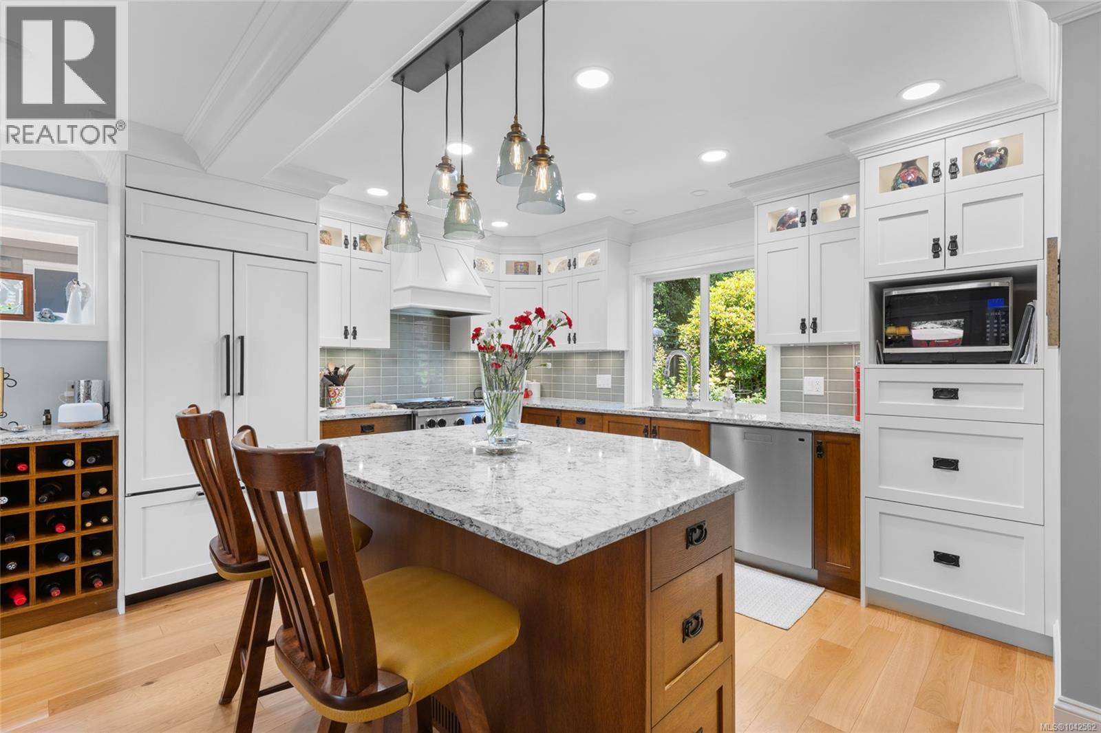 2482 Hazel St, Oak Bay