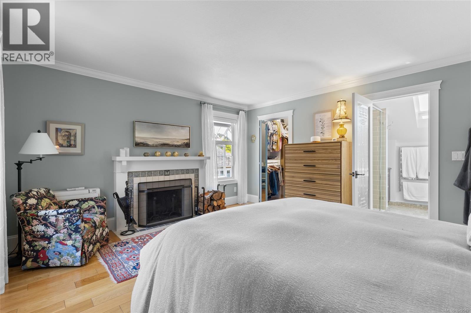 2482 Hazel St, Oak Bay