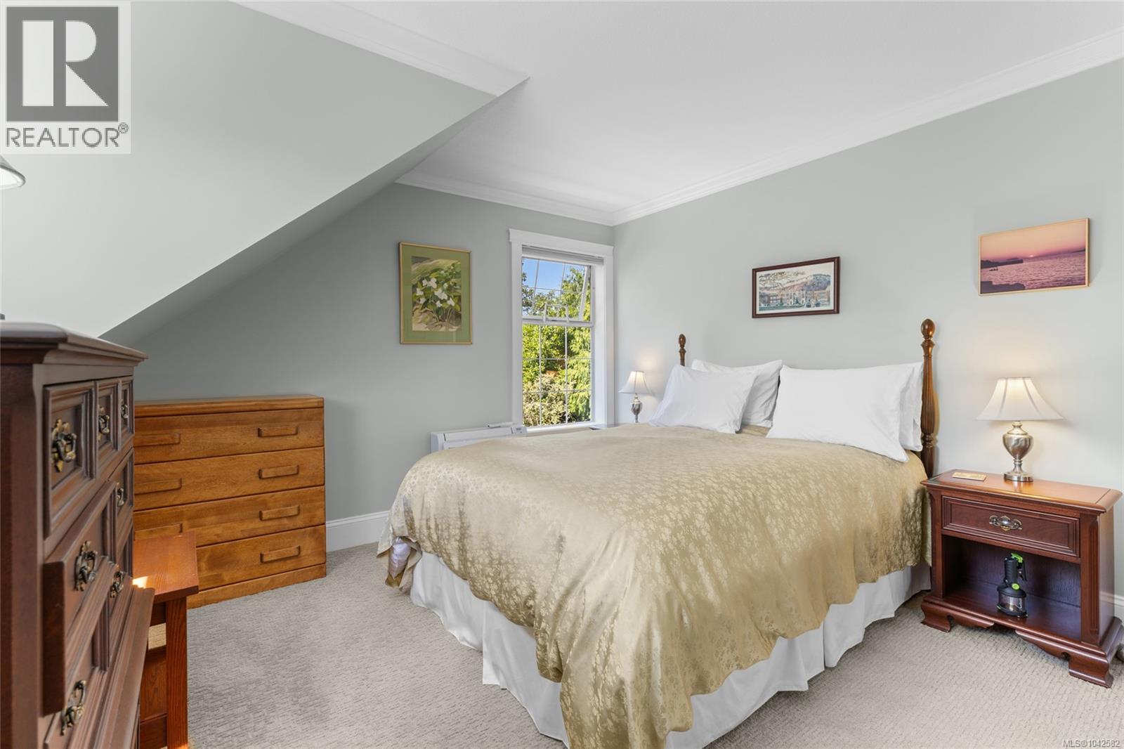 2482 Hazel St, Oak Bay