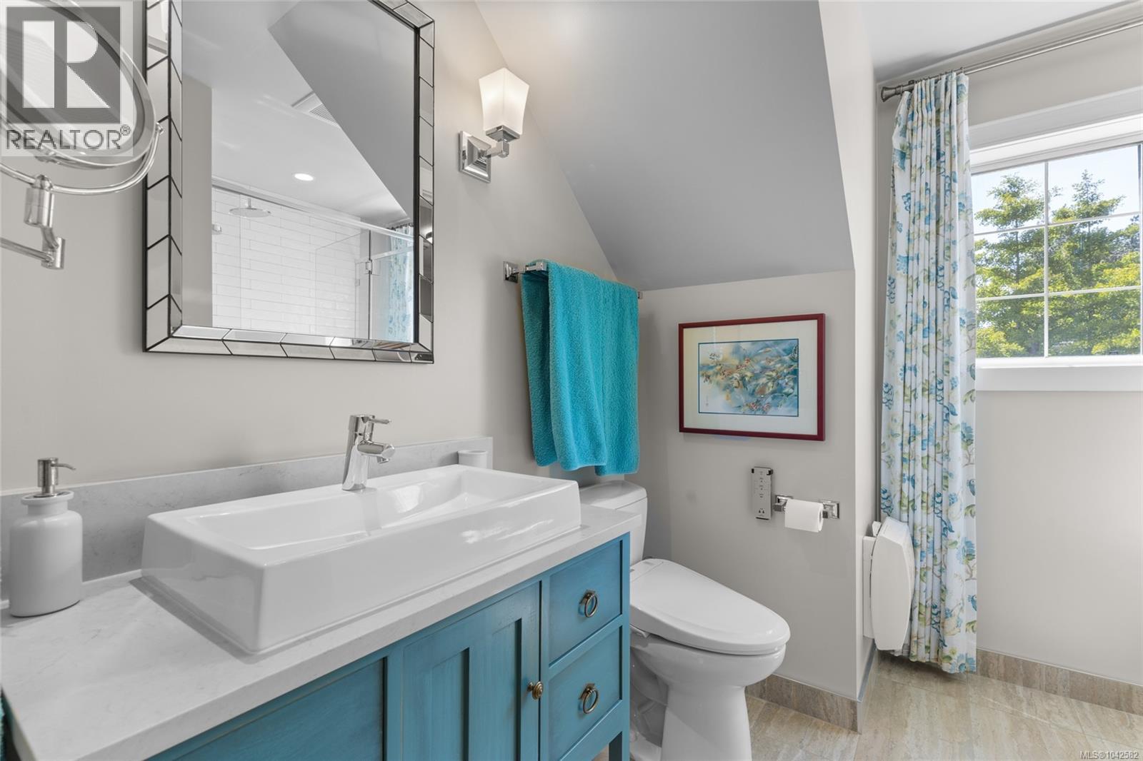 2482 Hazel St, Oak Bay