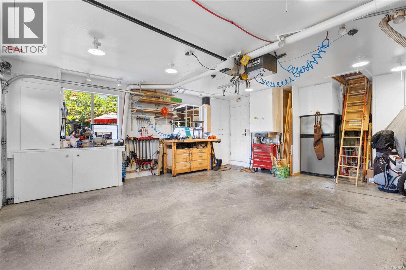 2482 Hazel St, Oak Bay