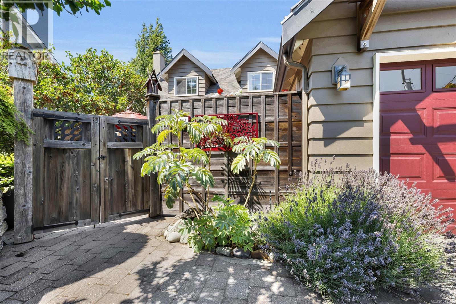 2482 Hazel St, Oak Bay