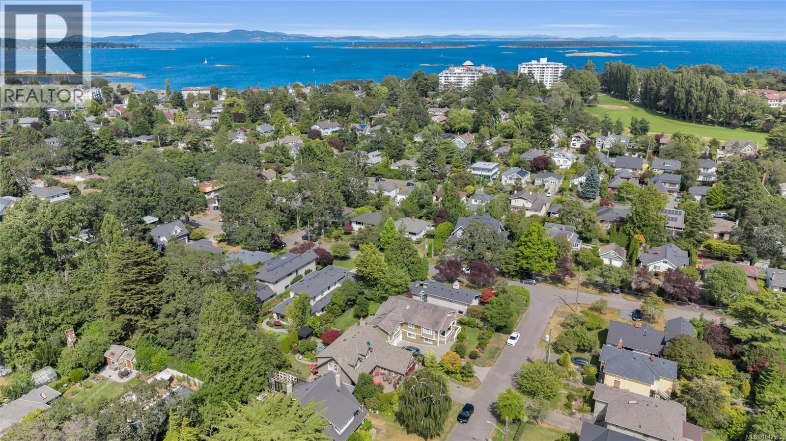 2482 Hazel St, Oak Bay