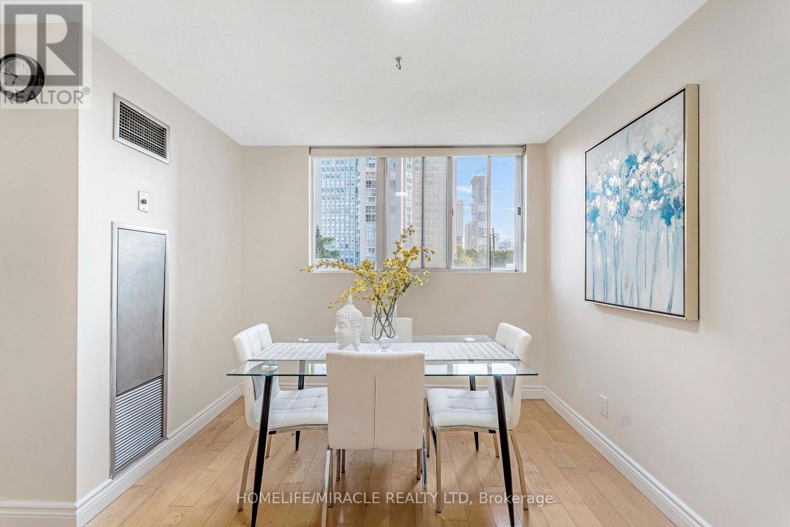 #202 3700 KANEFF CRESCENT N - 18