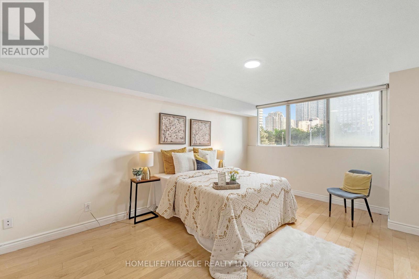 #202 3700 KANEFF CRESCENT N - Image 4