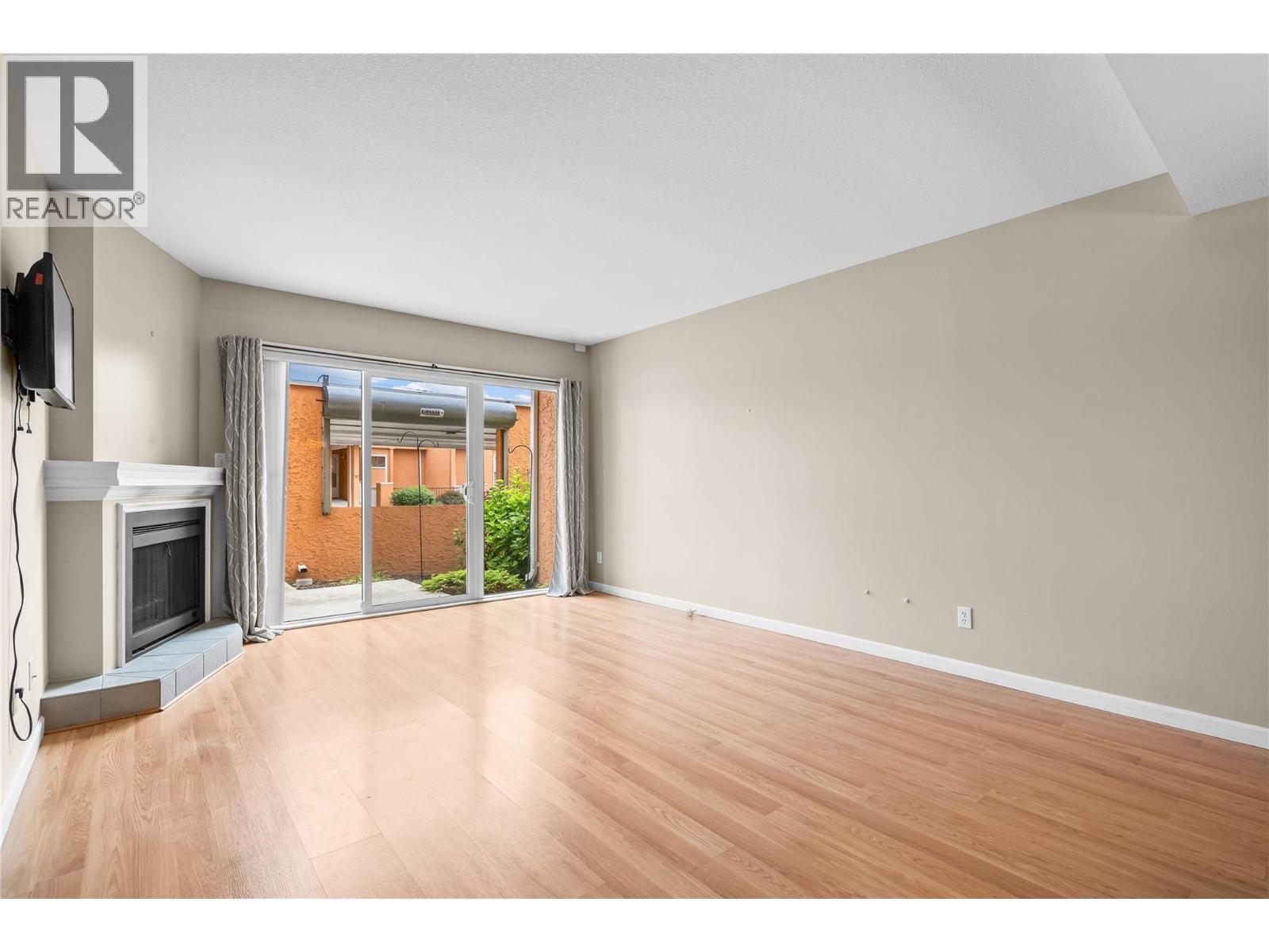 #6 2433 Ingram Road - 11