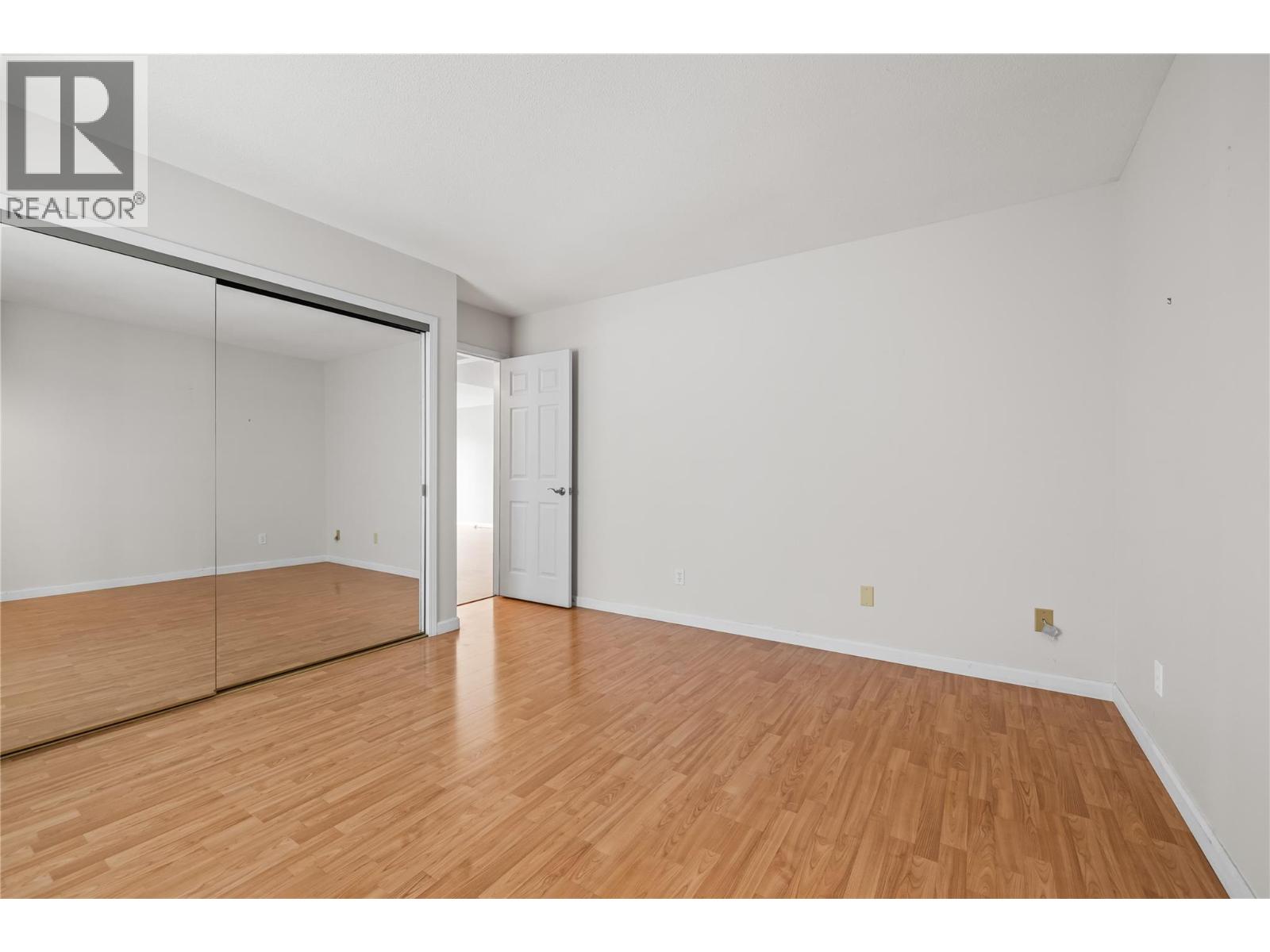 #6 2433 Ingram Road - 20