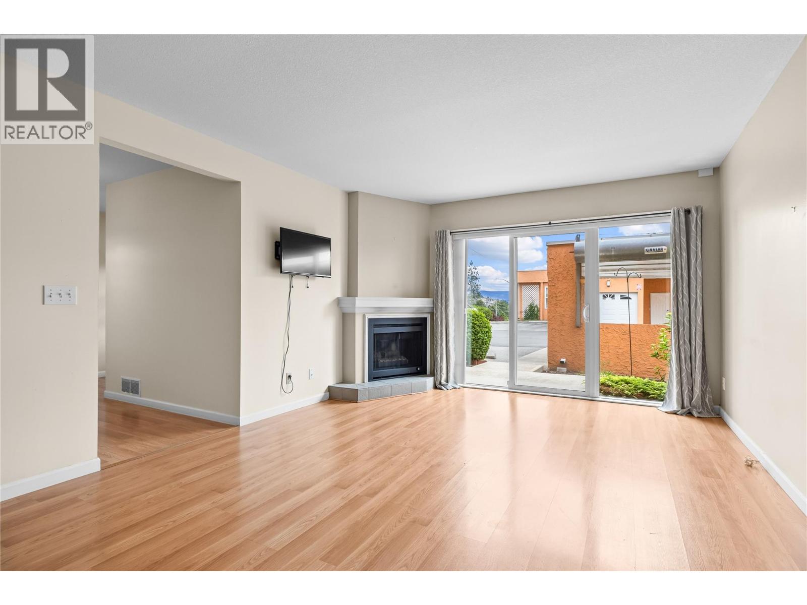 #6 2433 Ingram Road - 7