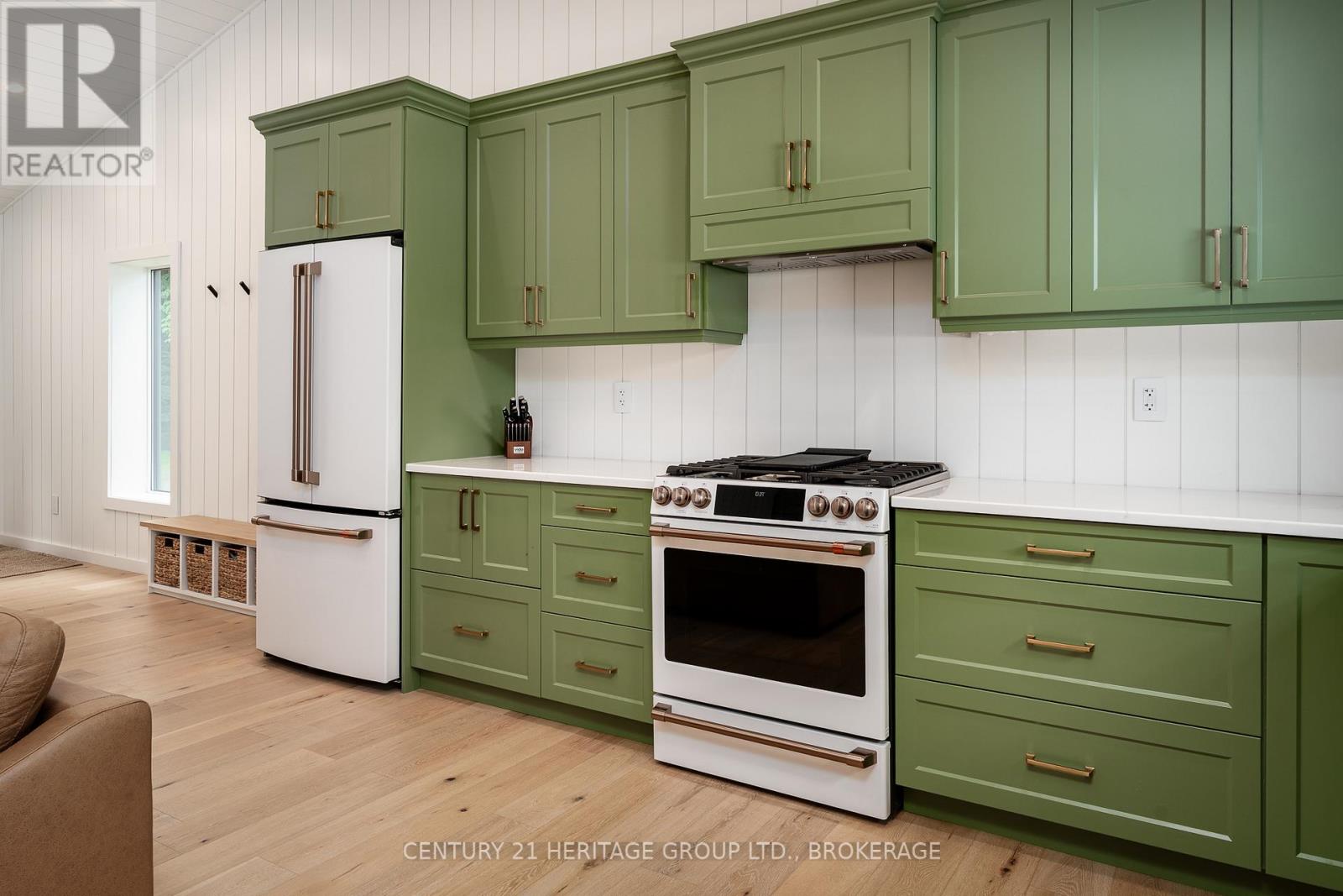 1452 LEGGAT LAKE ROAD - 10