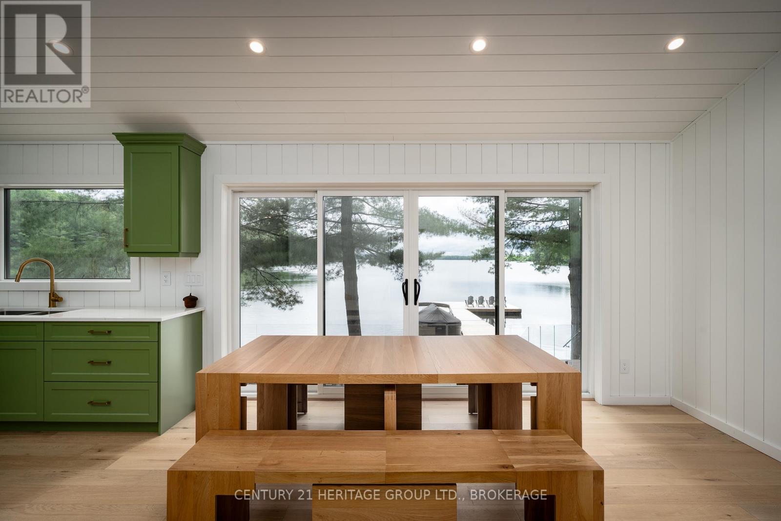 1452 LEGGAT LAKE ROAD - 12