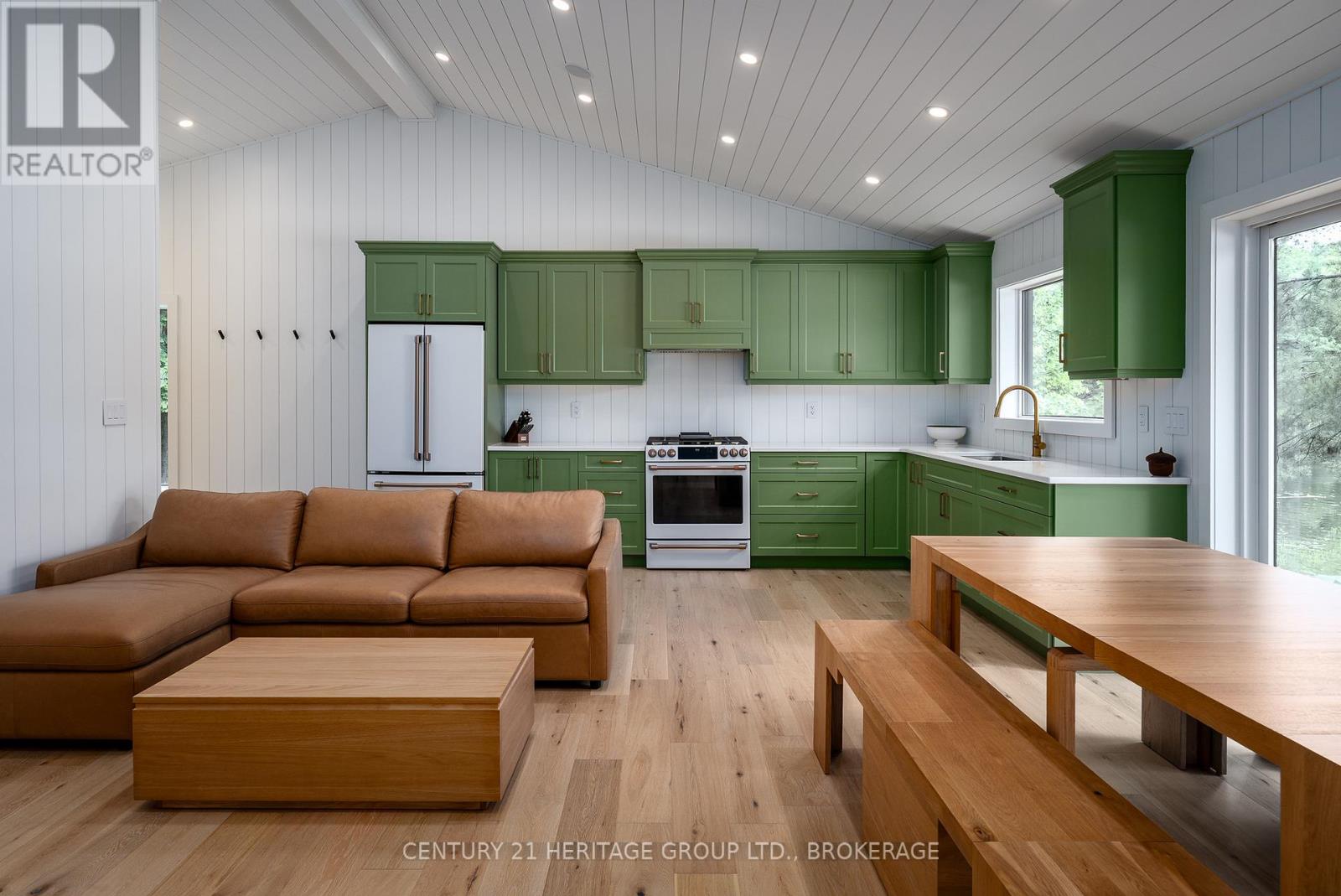 1452 LEGGAT LAKE ROAD - 13