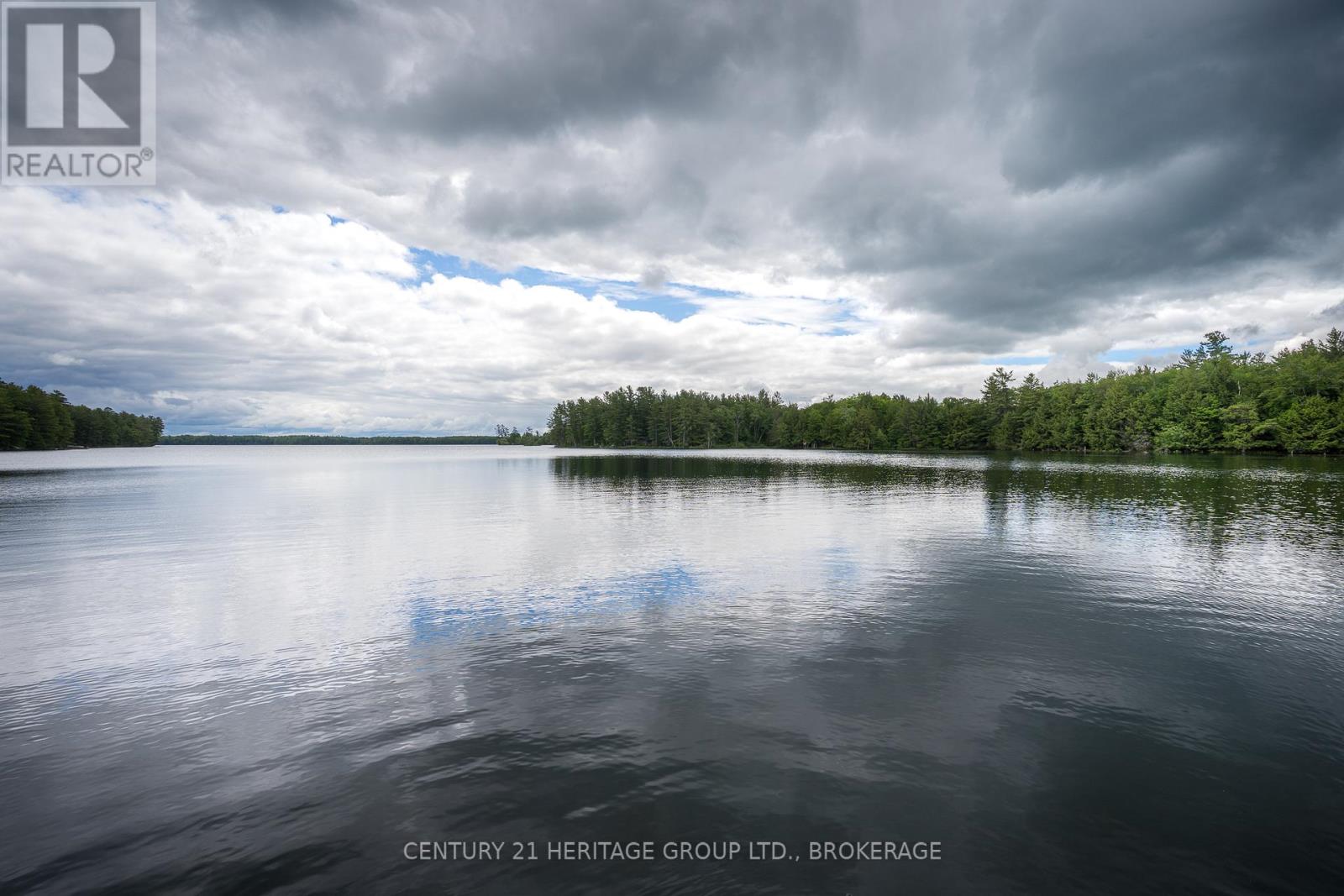 1452 LEGGAT LAKE ROAD - 25