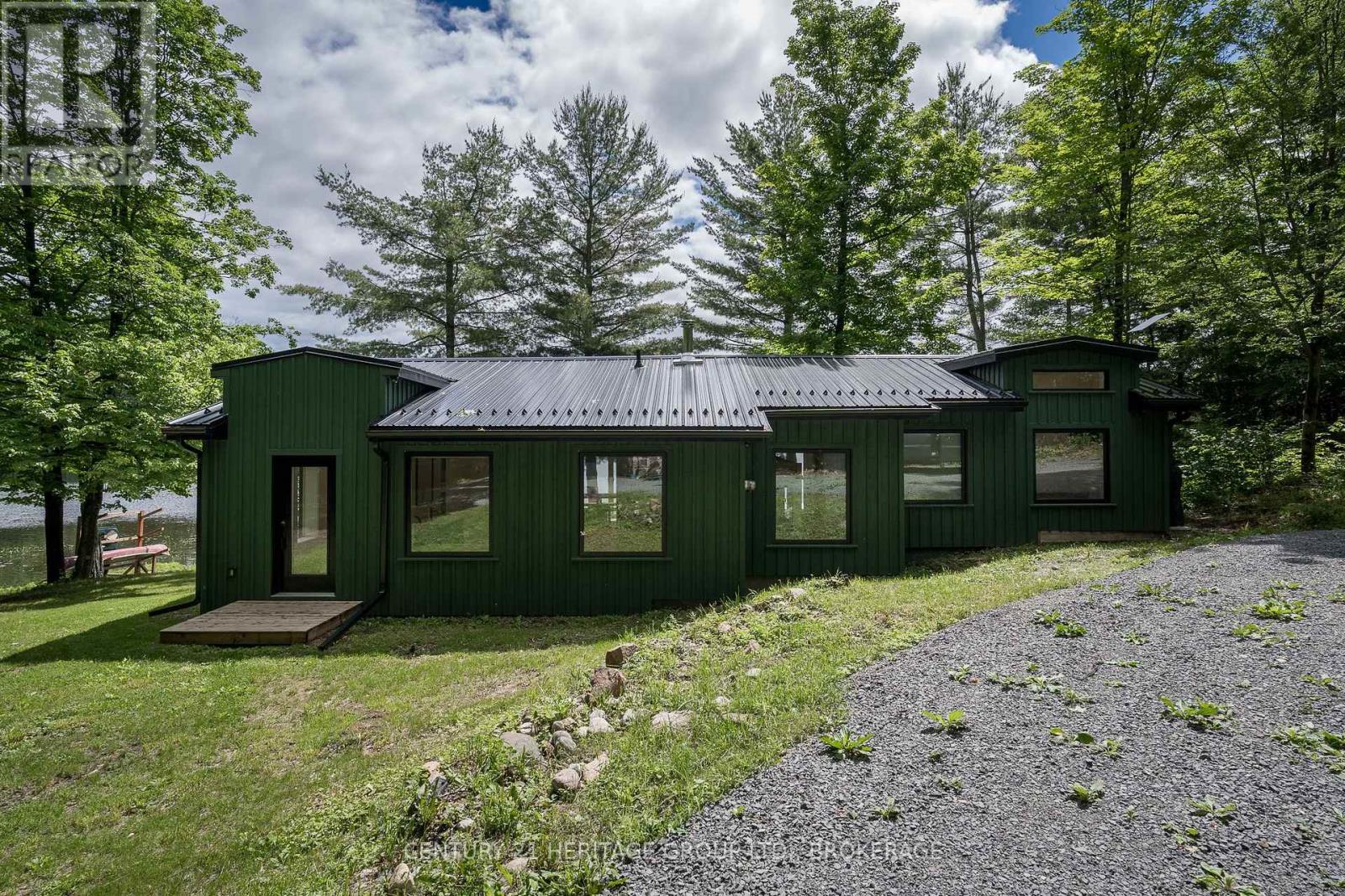 1452 LEGGAT LAKE ROAD - 3