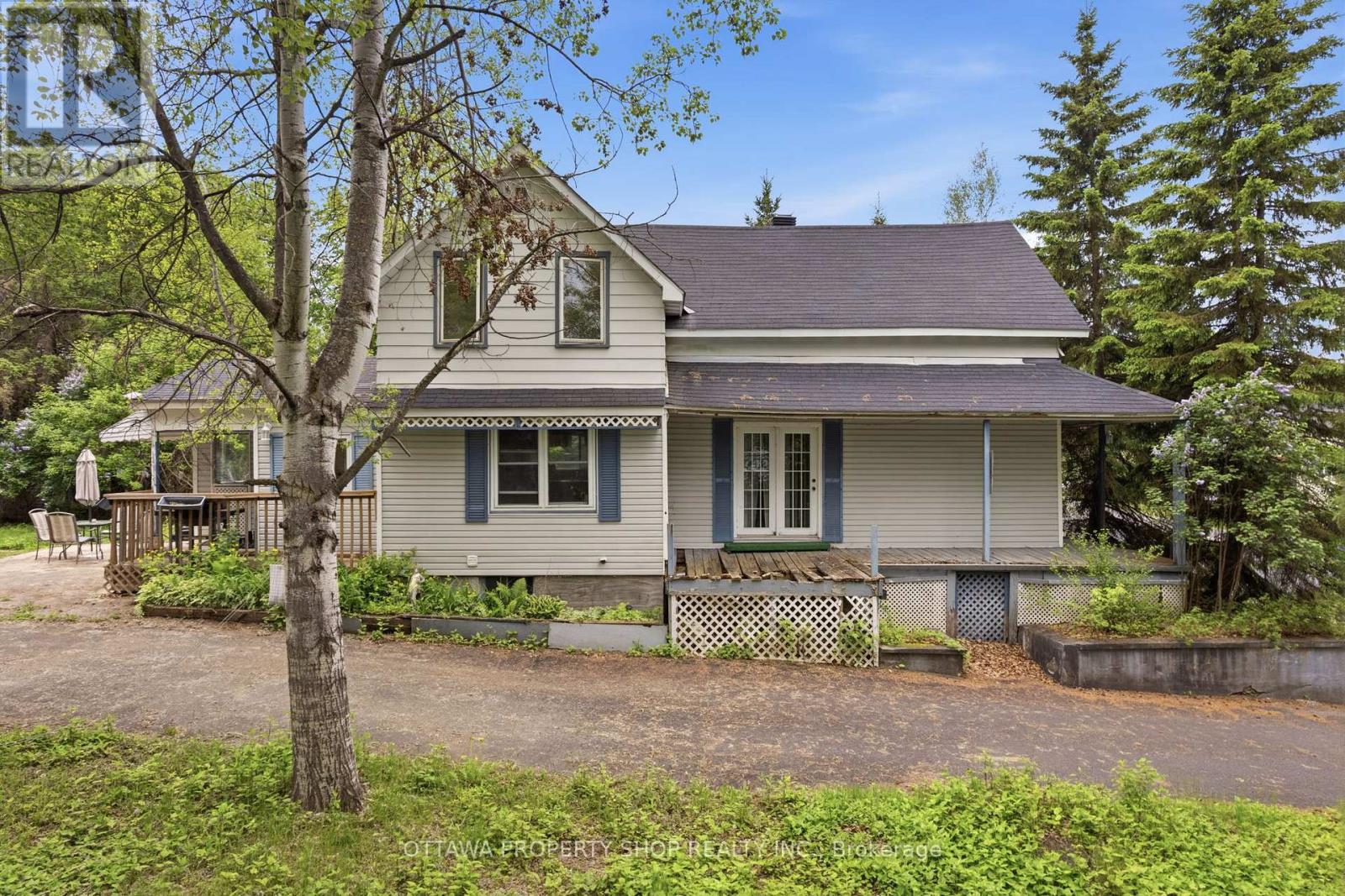 2025 ALBERT STREET - 3