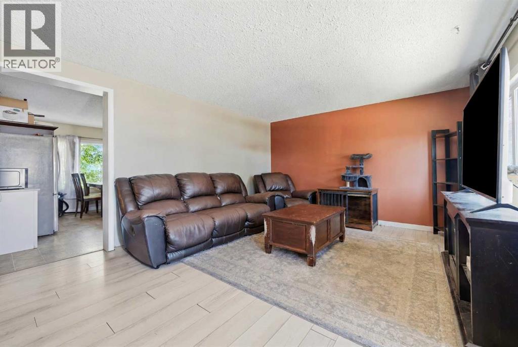 89 Spring Haven Close SE - 9