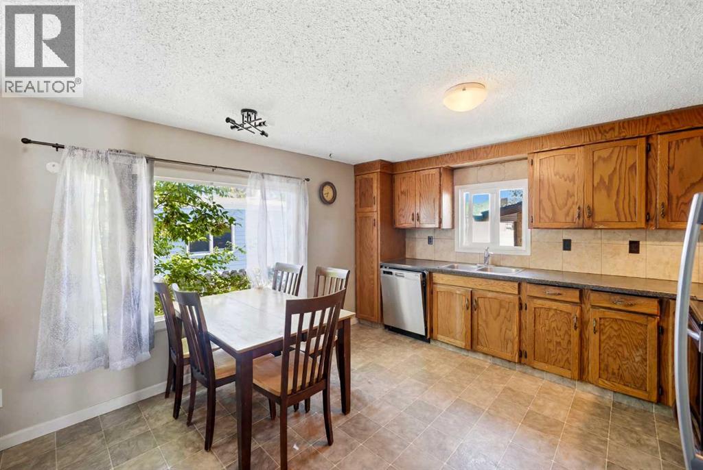 89 Spring Haven Close SE - 1