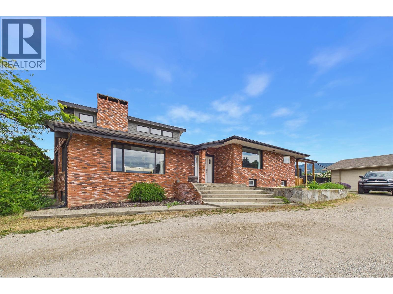10371 Okanagan Centre Road E - 3