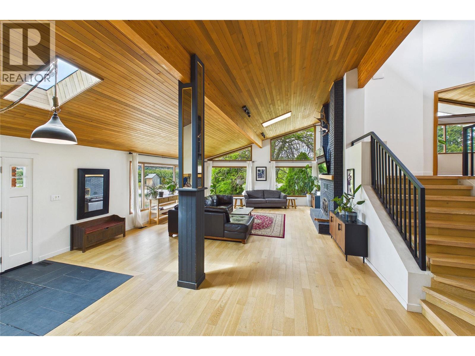 10371 Okanagan Centre Road E - 7