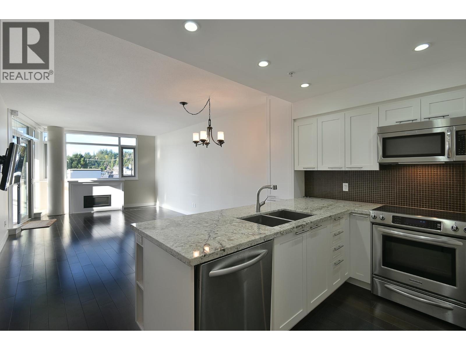 306 5665 TEREDO STREET, Sechelt