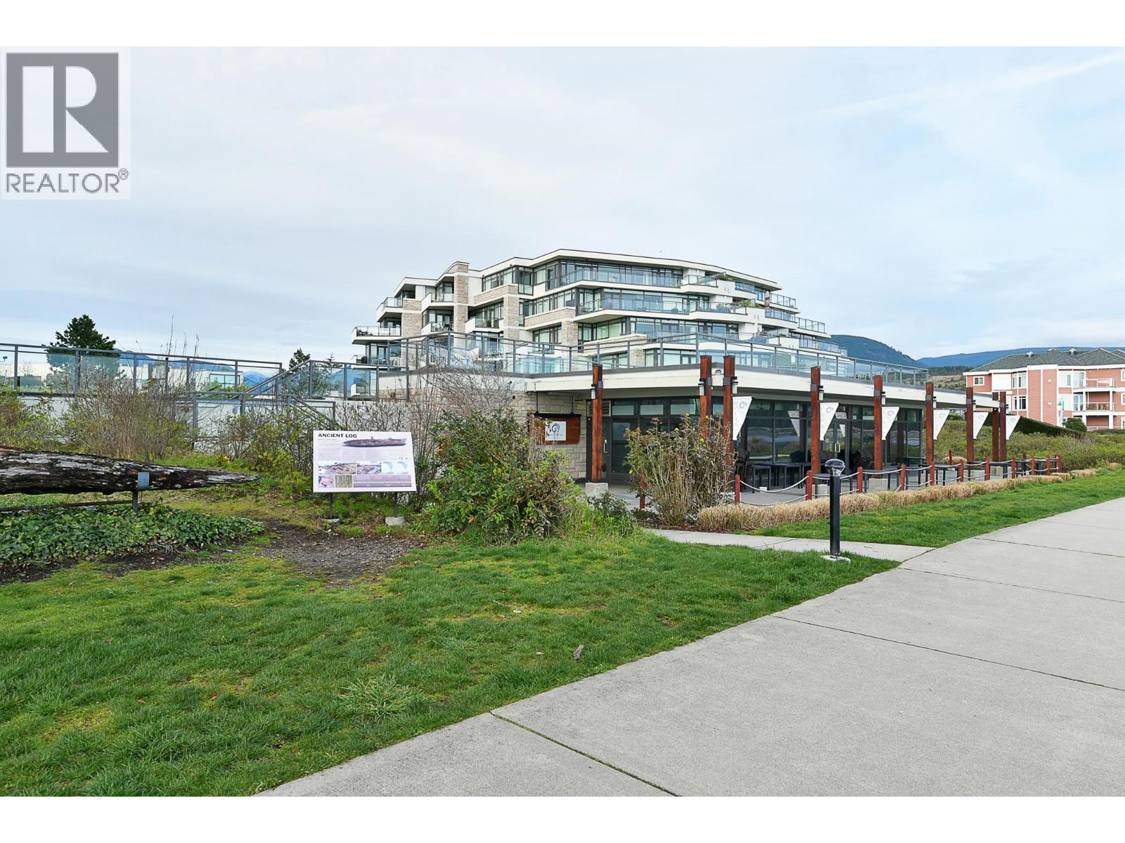 306 5665 TEREDO STREET, Sechelt