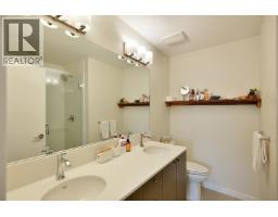 5964 Oldmill Lane, Sechelt, BC V7Z0S2 Photo 12