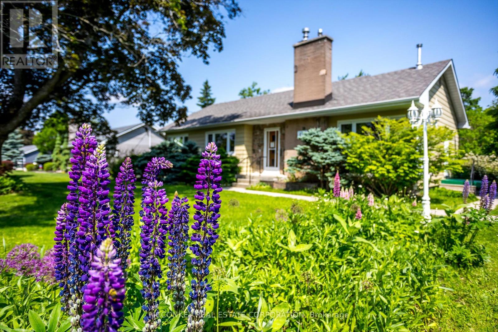 834 CROWLEY CRESCENT - 3
