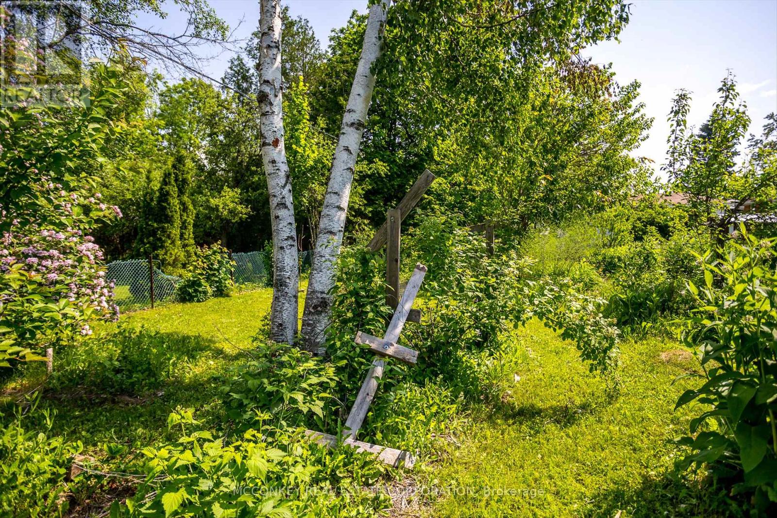 834 CROWLEY CRESCENT - 35