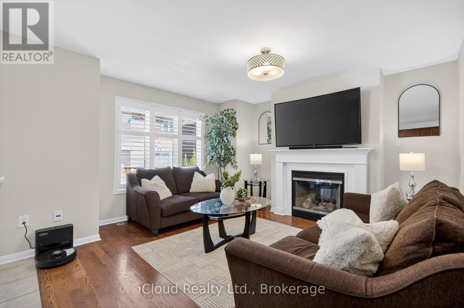676 SPEYER CIRCLE - 16
