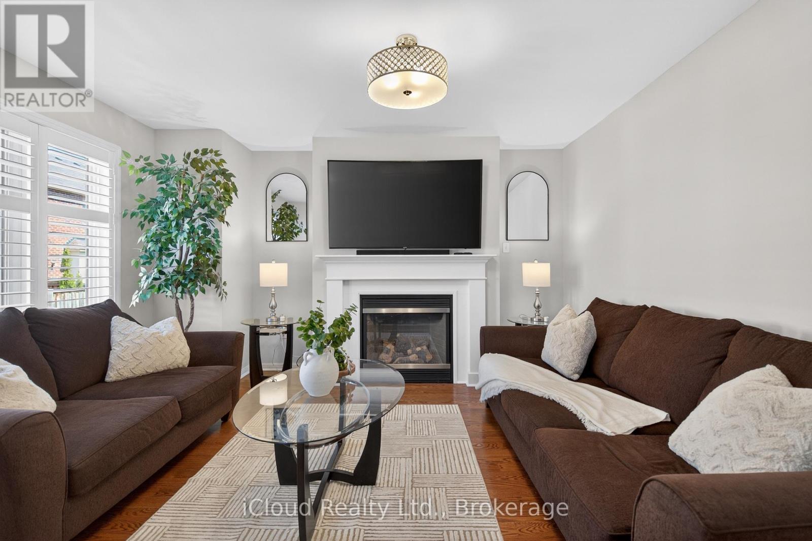 676 SPEYER CIRCLE - 17