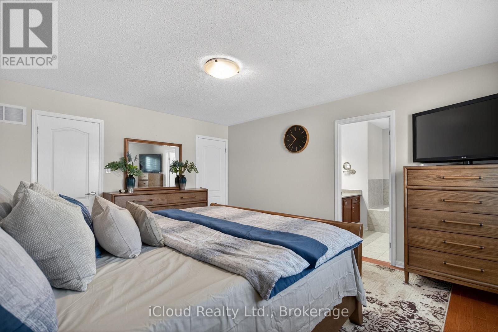676 SPEYER CIRCLE - 24