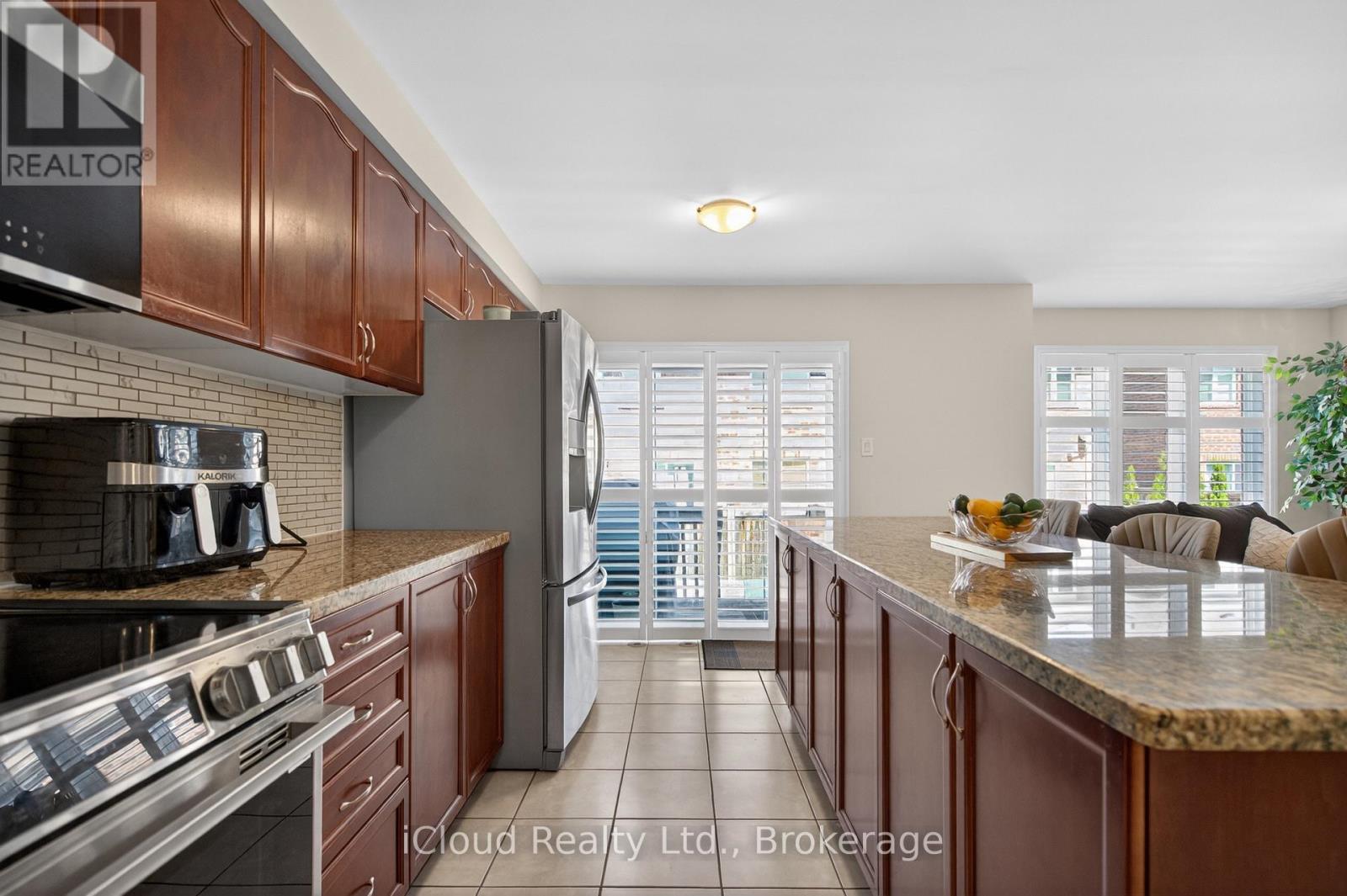 676 SPEYER CIRCLE - 14