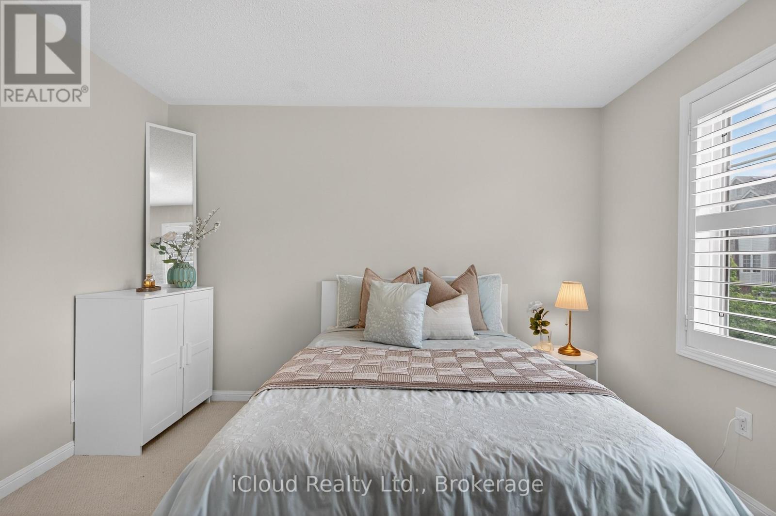 676 SPEYER CIRCLE - 28