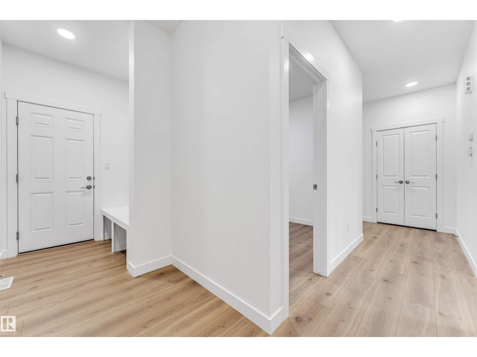 1972 210 ST NW - 12