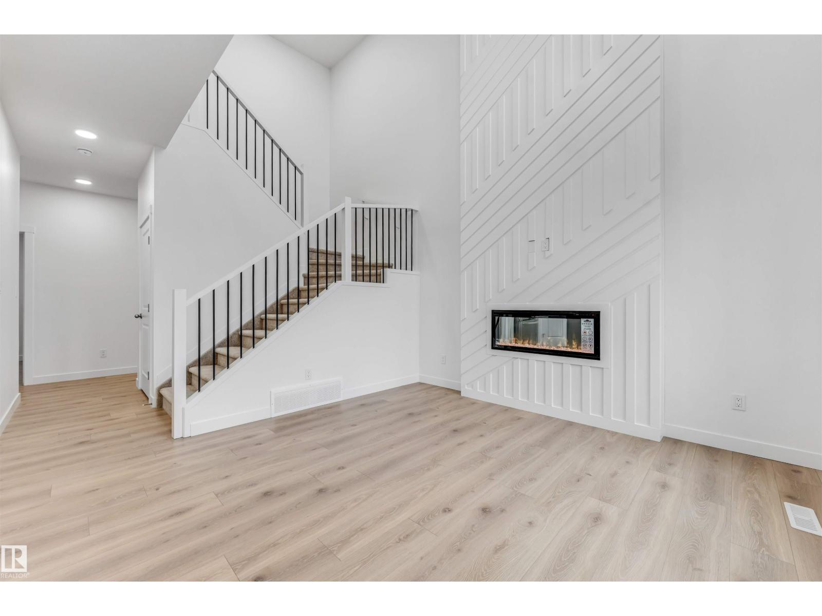 1972 210 ST NW - 23