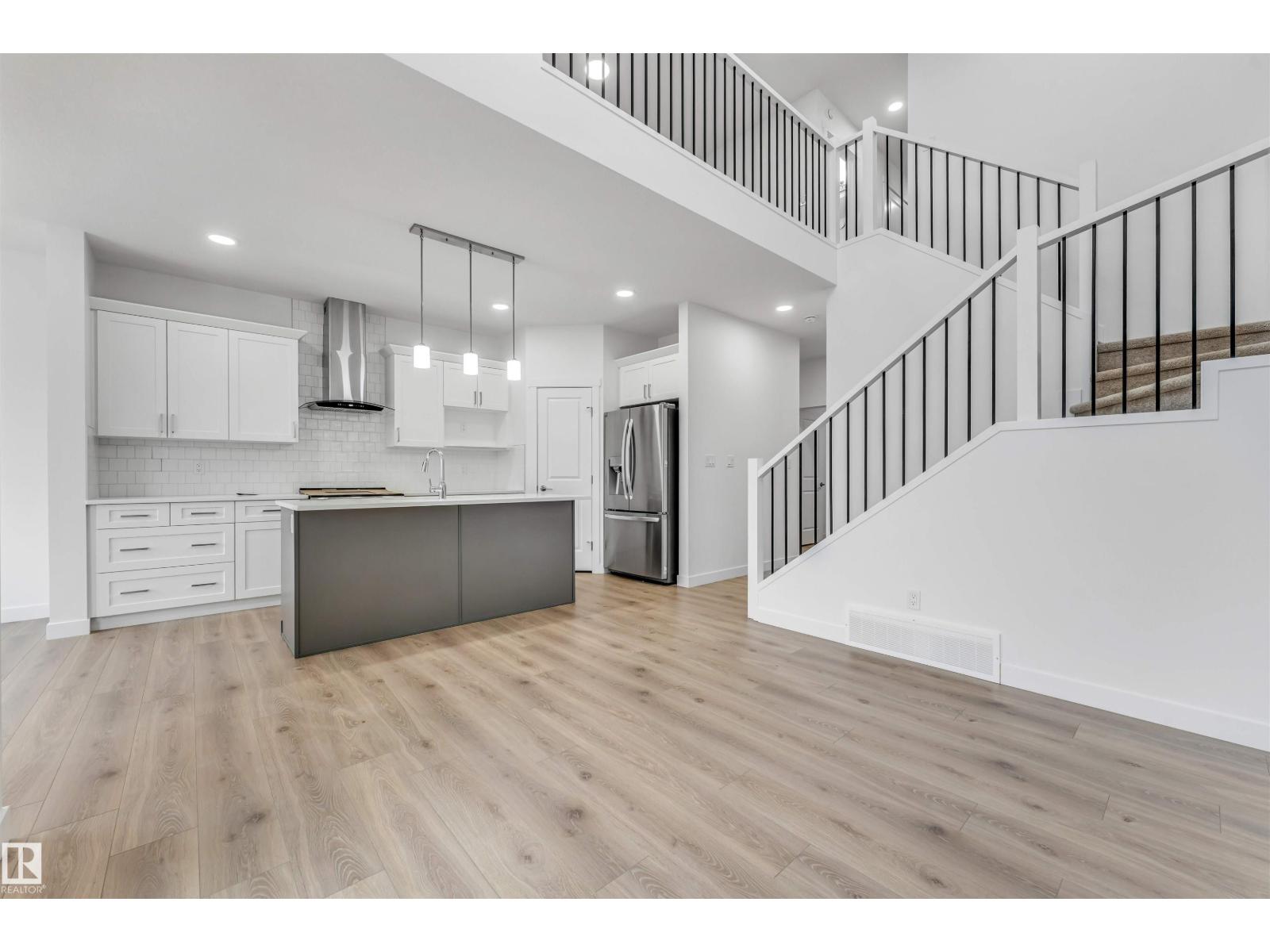 1972 210 ST NW - 26