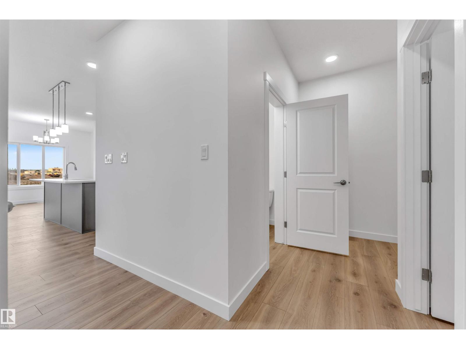 1972 210 ST NW - 6